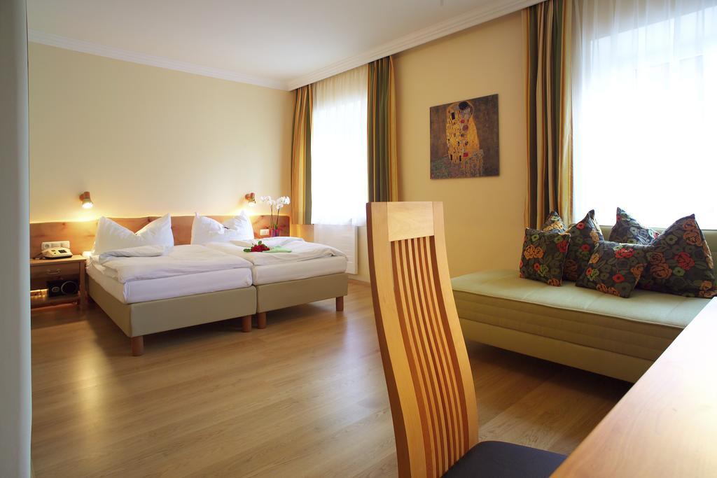 Hotel & Restaurant Ragginger Attersee Nussdorf am Attersee Room photo